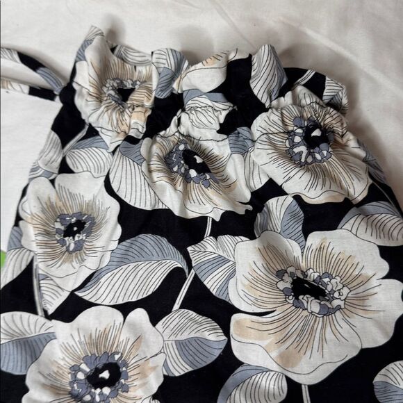 Vera Bradley Camelia Waterproof Ditty Bag. NWT. - Picture 2 of 6